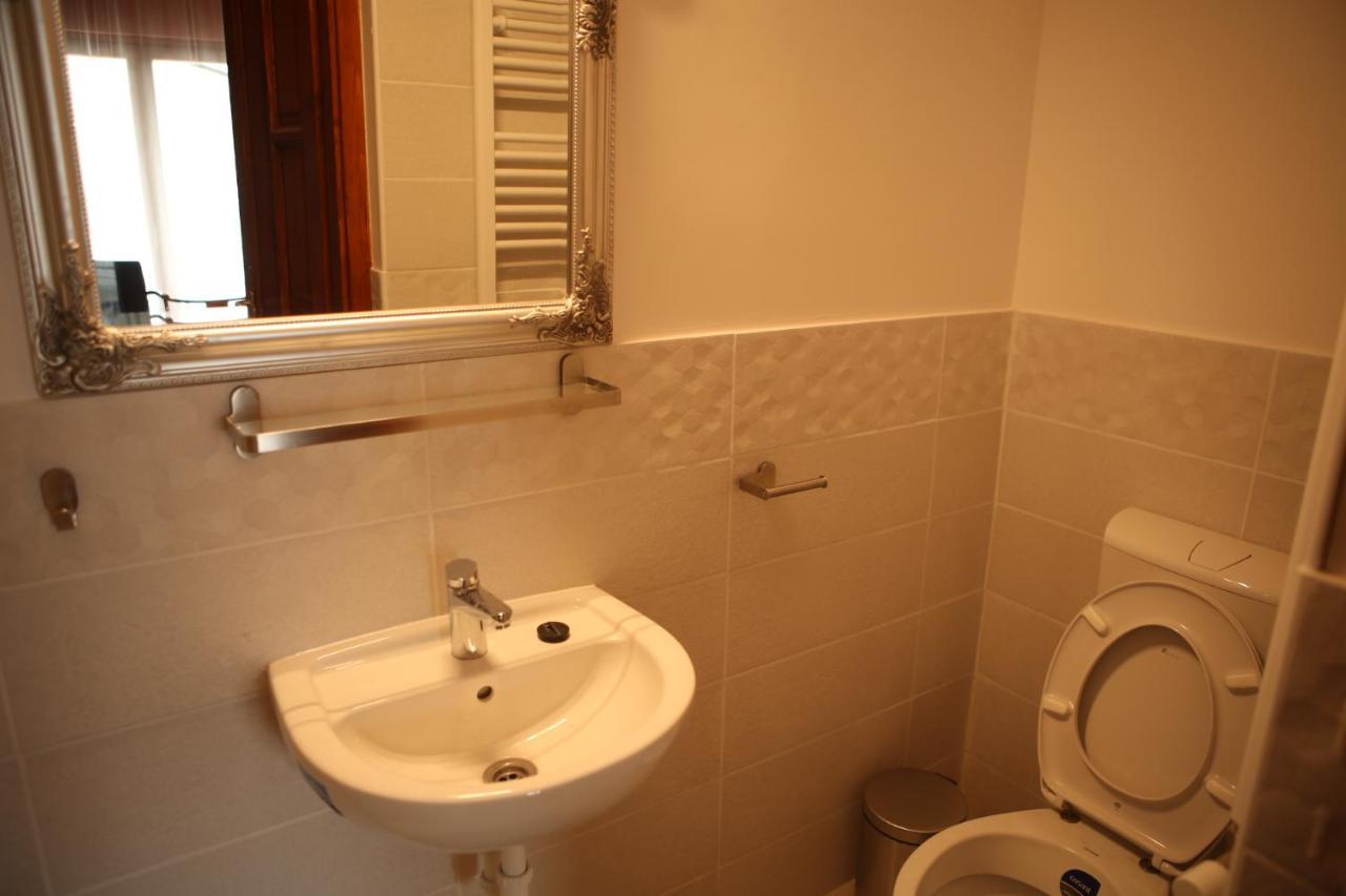Hunyadi Panzio-Apartman Makó Exteriör bild