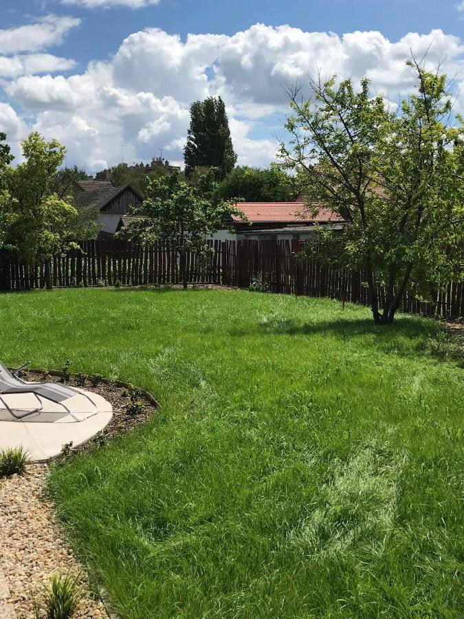 Hunyadi Panzio-Apartman Makó Exteriör bild