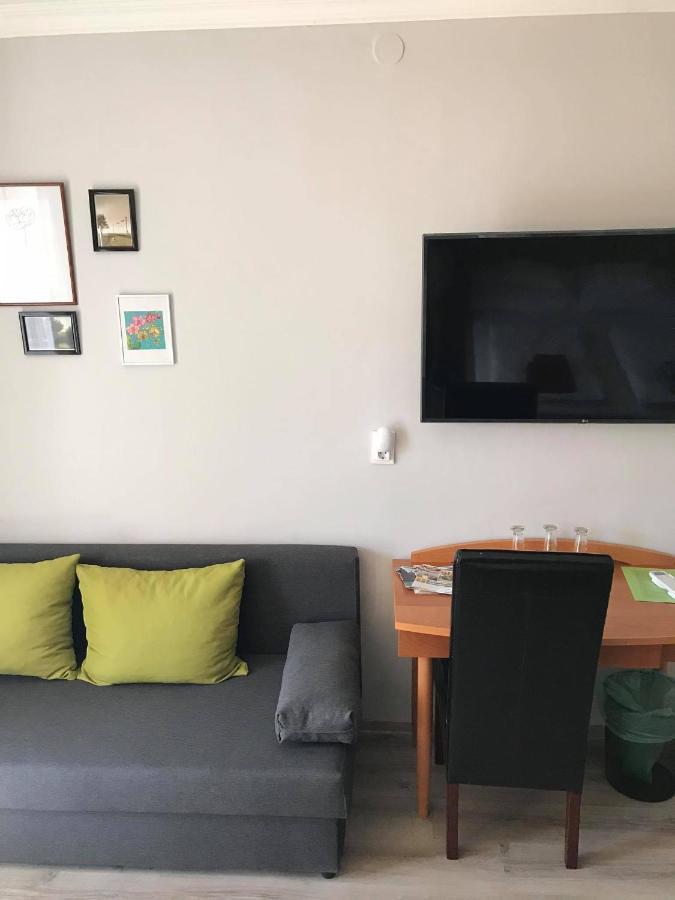 Hunyadi Panzio-Apartman Makó Exteriör bild
