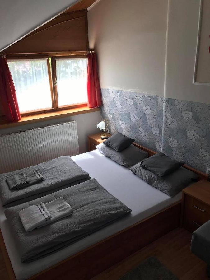 Hunyadi Panzio-Apartman Makó Exteriör bild