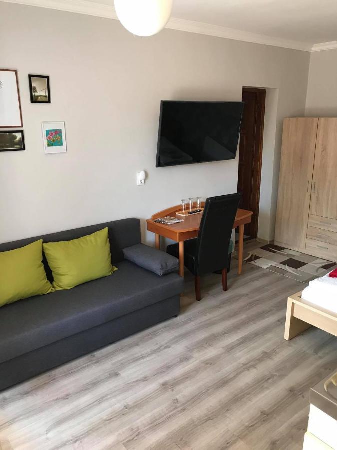 Hunyadi Panzio-Apartman Makó Exteriör bild