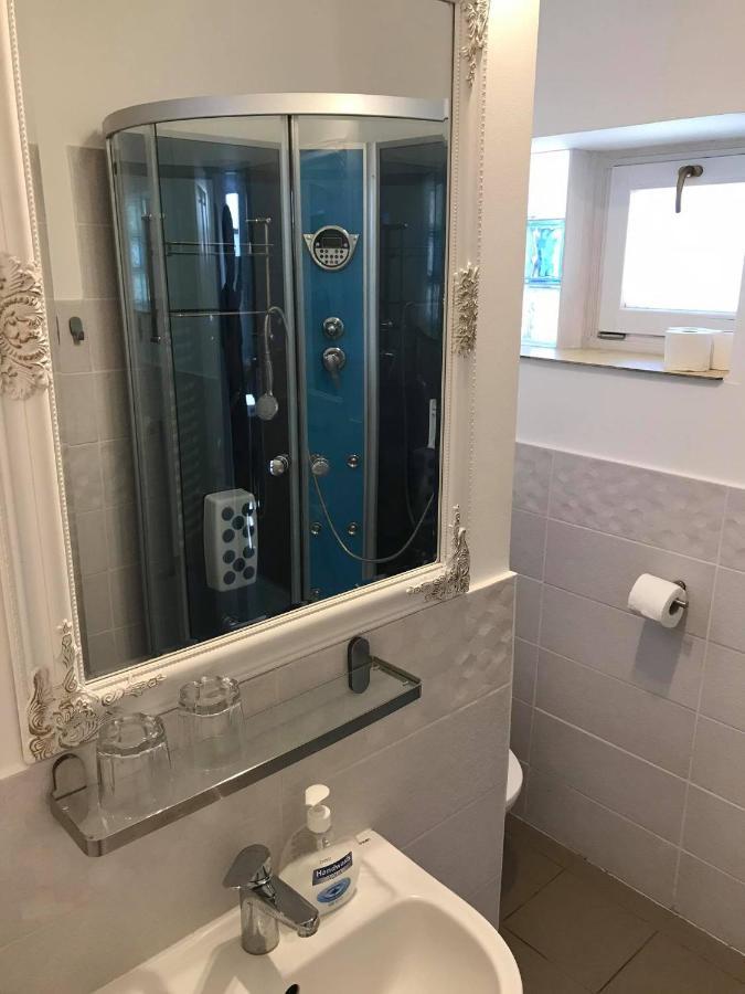 Hunyadi Panzio-Apartman Makó Exteriör bild