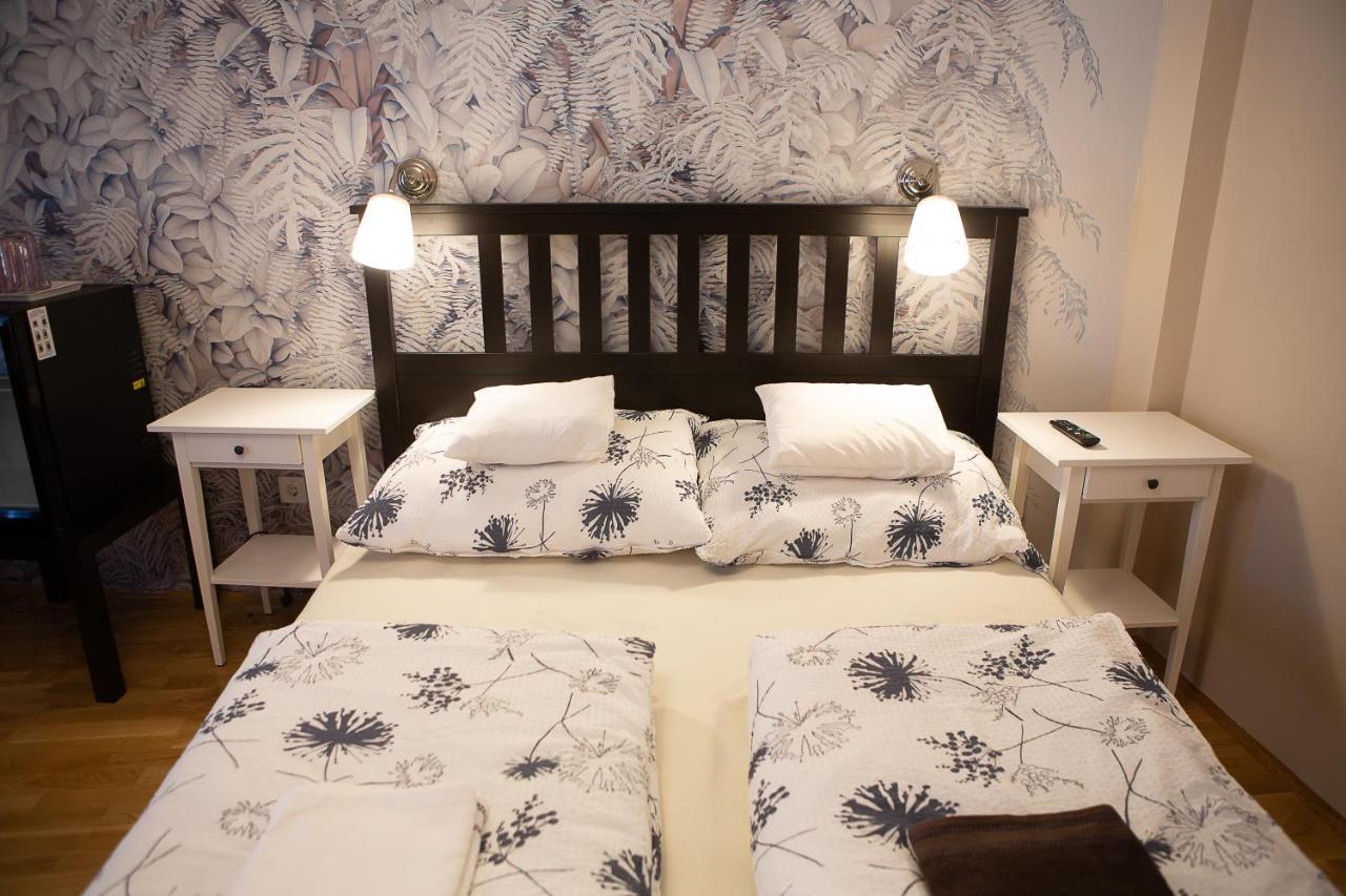 Hunyadi Panzio-Apartman Makó Exteriör bild
