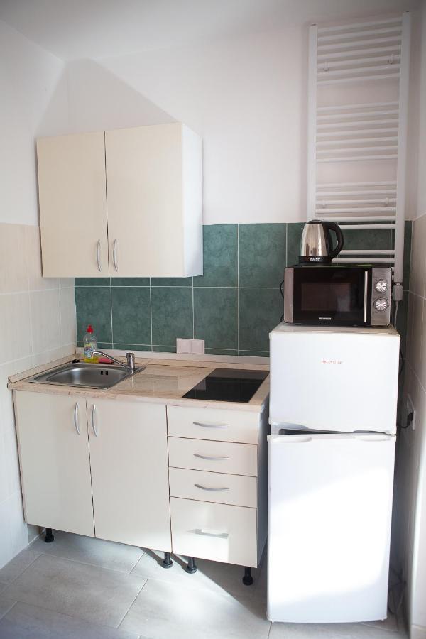 Hunyadi Panzio-Apartman Makó Exteriör bild